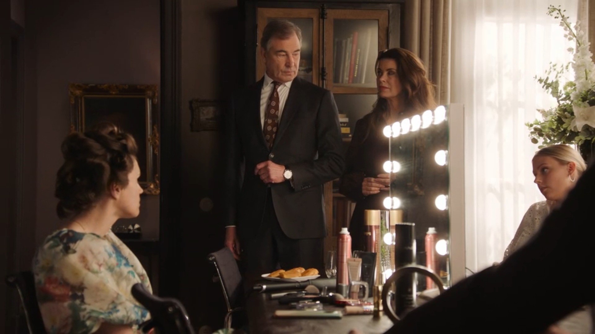 Nola lijkt happy single.